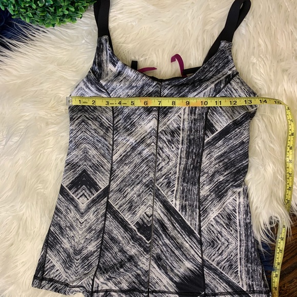 🌿 {Lululemon} Tank Top Strappy Back Heat Wave Design Flawed Small/XS 2 Black - Picture 5 of 12